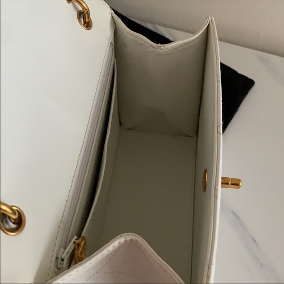 Chanel - Picture 9 of 11